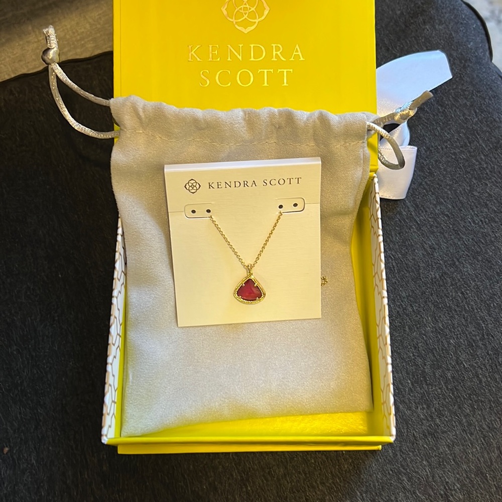 Brand new in box authentic Kendra Scott necklace